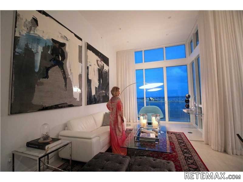 3 bedroom Flat For Sale: 218 SE 14 St #.. - 2