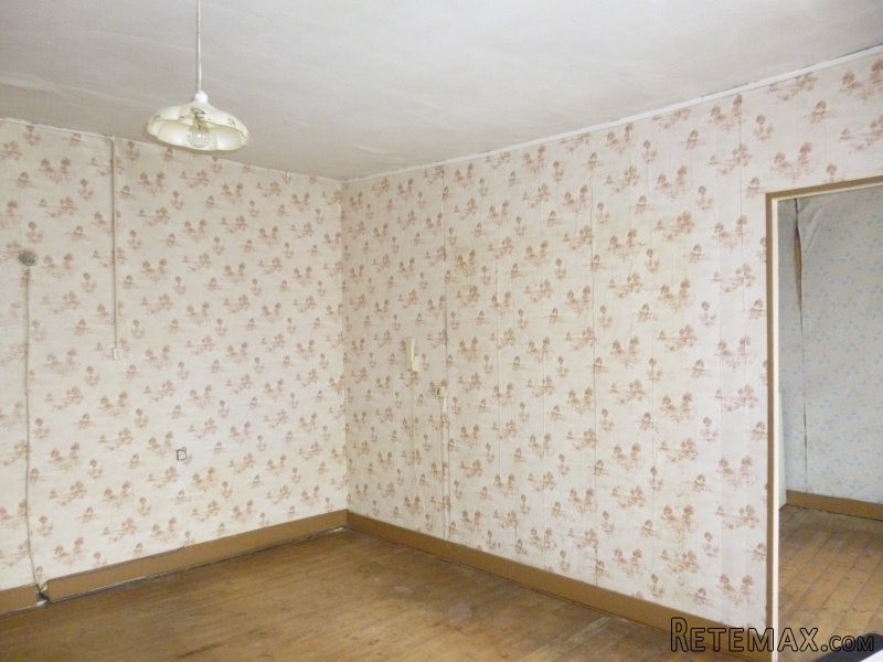 Bargain House to Renovate - 2