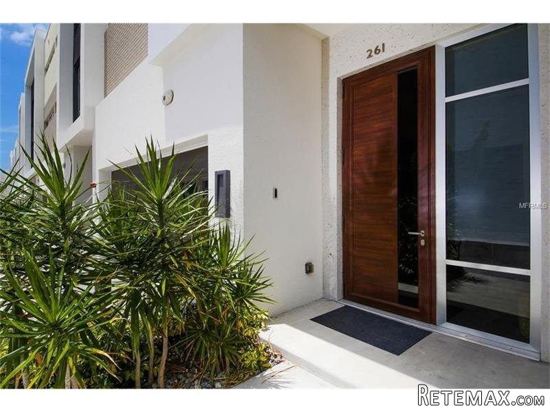 3 bedroom Town House For Sale: 261.. - 2
