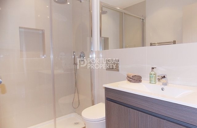 Bright & Spacious 1 + 1 Bedroom.. - 2