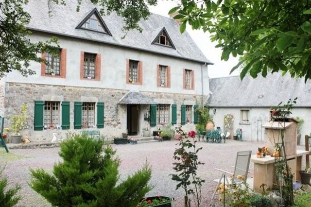 Cerences - House For Sale - 2