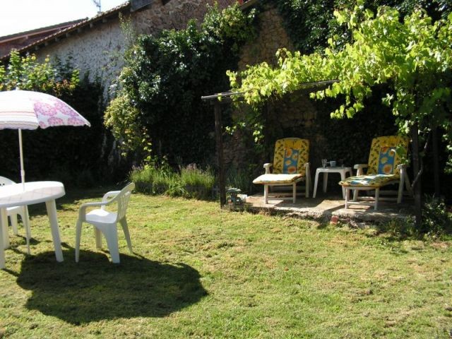 V3581al Renovated Cottage near the Lakes - 2