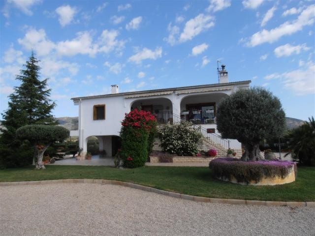 4 bedroom, 2 bathroom Finca / Country..