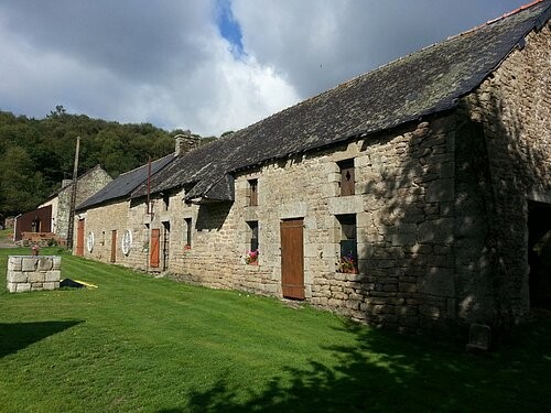 Equestrian House, Bordered By River - 2