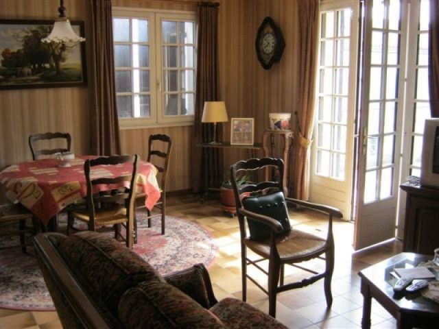 single storey 3 beds house, near shops - 2