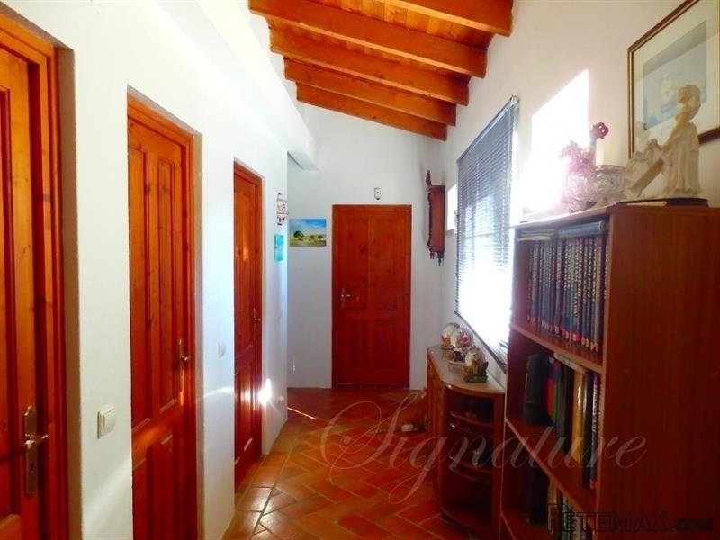 3 bedroom Farm For Sale: Santa..