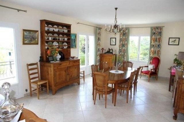 6 bedroom Villa For Sale: 86270 LA.. - 2