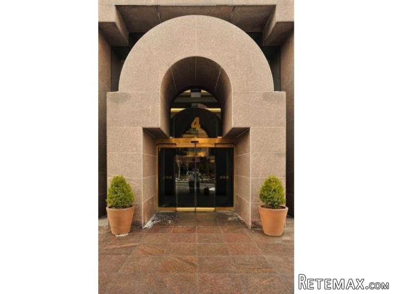 1 bedroom Condominium For Sale: White.. - 2