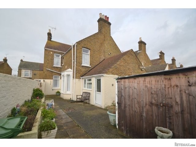 2 bedroom house in SHEERNESS