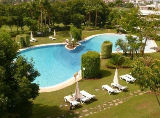 SPECTACULAR DUPLEX PENTHOUSE SITUATED..