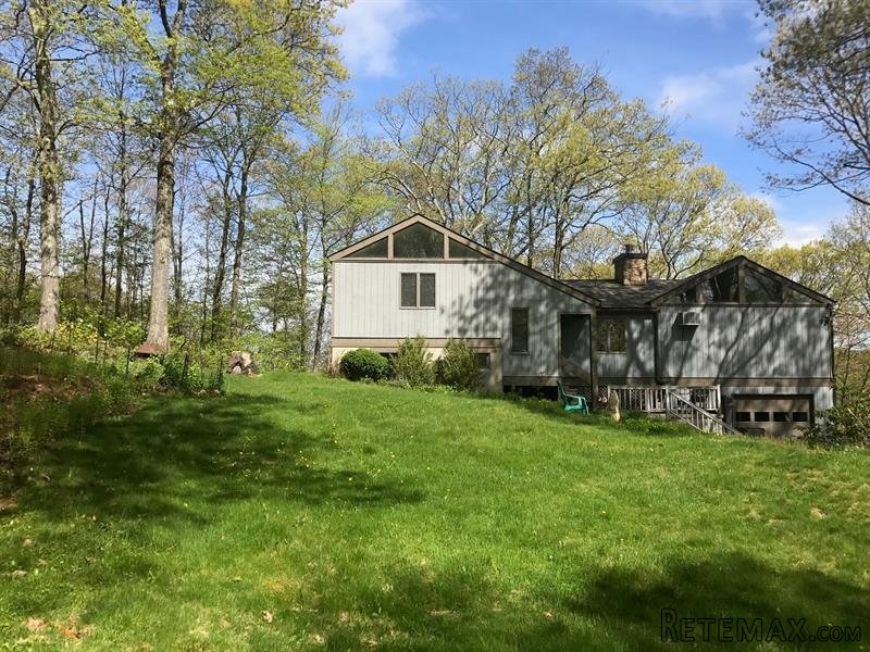 3 bedroom House For Sale: 312 Barrett..