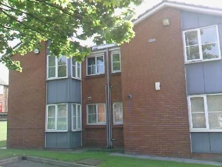 2 bedroom Flat to rent - Gerards Court..
