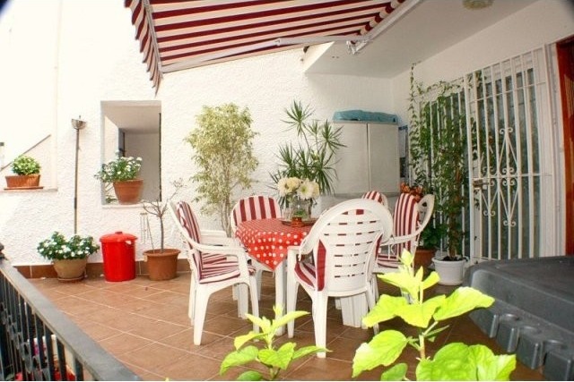 Apartment - SUPERB SUNNY 1 BEDROOM.. - 2