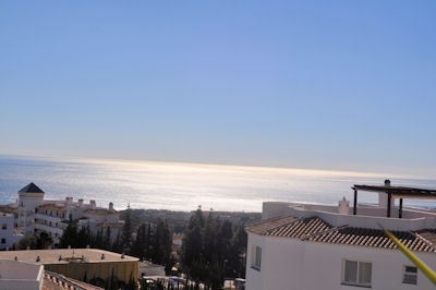 2 Bed Apartment for sale in Calahonda