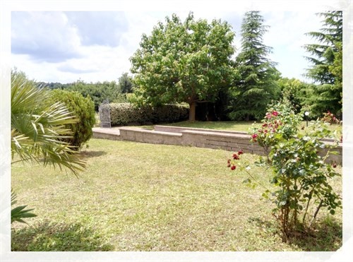 5 Bedrooms - House - For Sale - 2