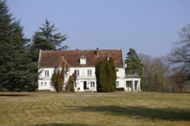 8 bedroom House For Sale: 60200..