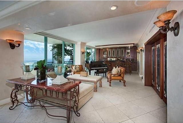 3 bedroom Flat For Sale: 3400 SW 27 AV.. - 2