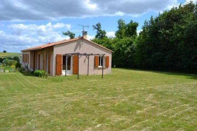 3 Bedroom Bungalow With Country Views..