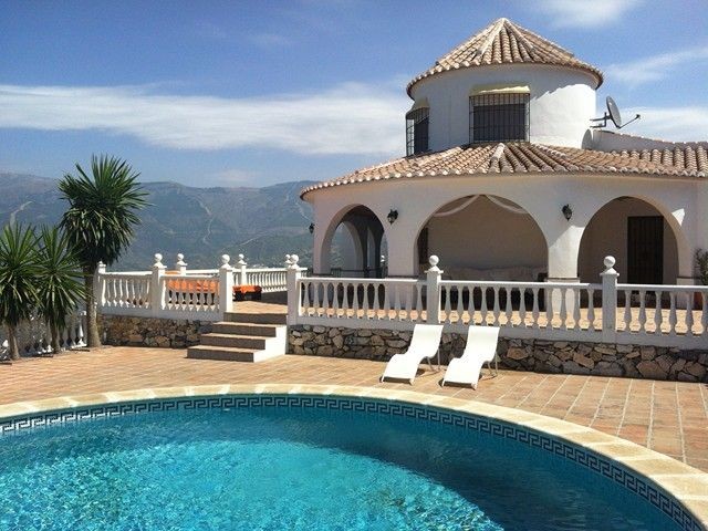 Villa for Sale in Competa, Competa..