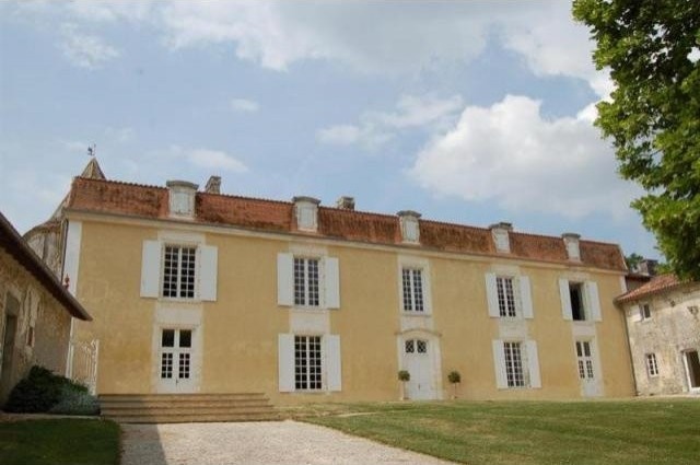 7 bedroom Manor House For Sale: 16190..