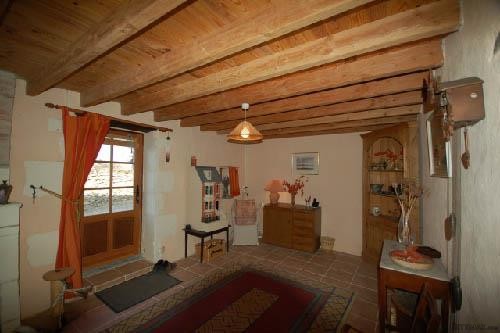 St Marc La Lande. Pretty stone house.. - 2