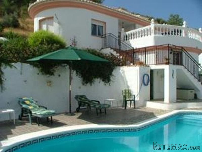 3 bedroom, 2 bathroom Villa, (build 120..