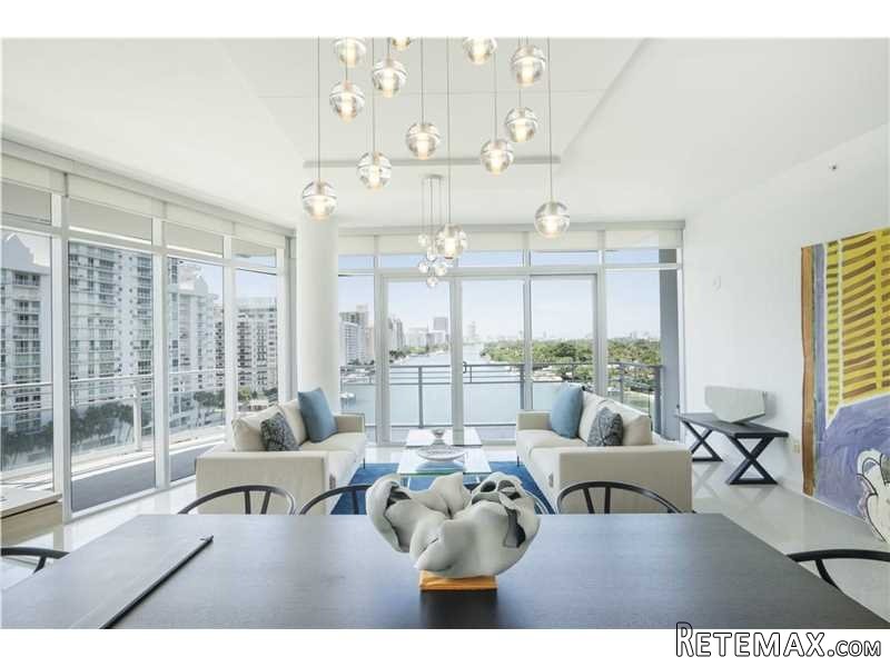 3 bedroom Flat For Sale: 6101 Aqua Ave.. - 2