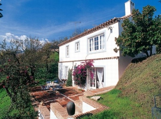 Villa for sale in Istan, Malaga