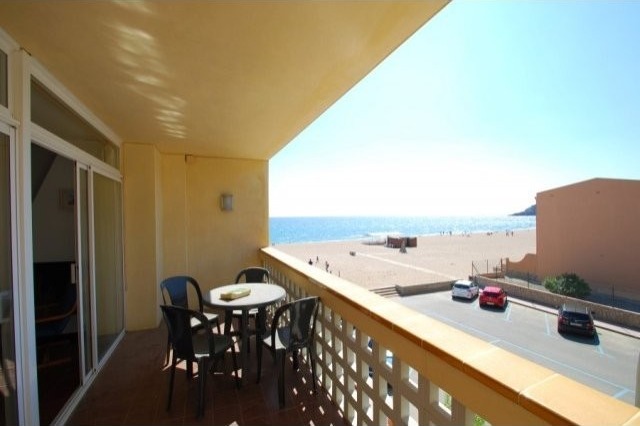 Apartment for sale in Pals beach, Costa..