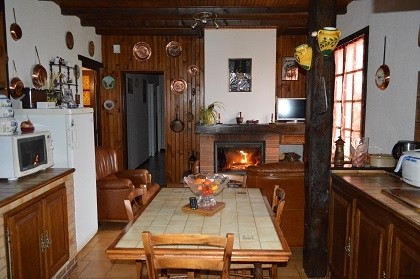 Large dormer bungalow with outbuildings.. - 2