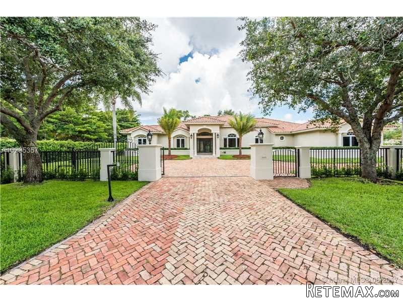 6 bedroom House For Sale: 10400 SW 64..