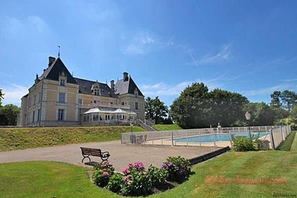 Les Forges (79). Superb apartment in..