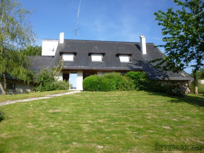 Traditional House on 1.25 Hectares