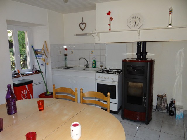 House With 3 Bedrooms In A Small.. - 2