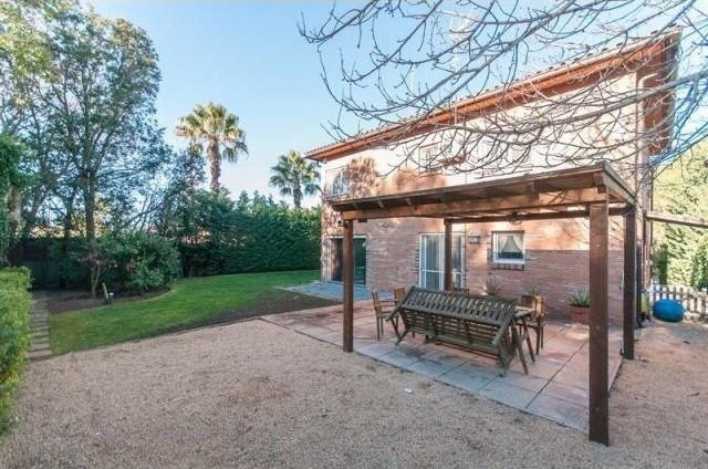 6 bedroom Detached House For Sale:.. - 2