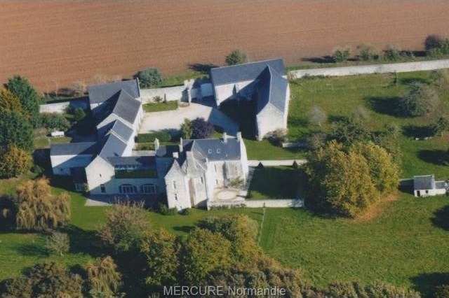 6 bedroom Manor House For Sale: 14400..