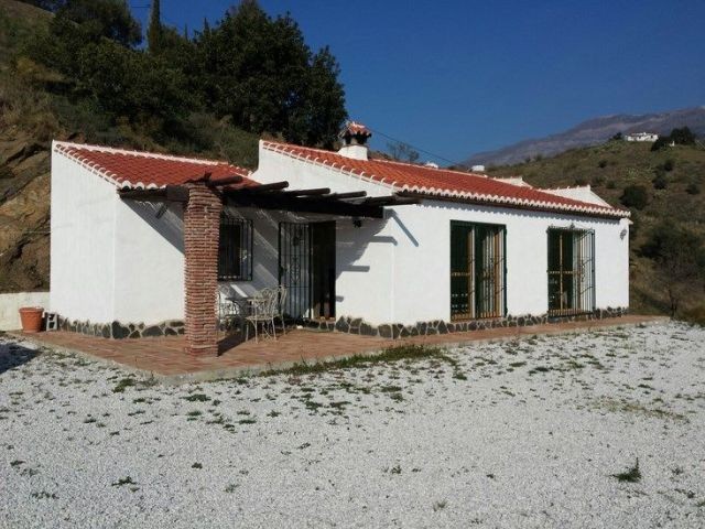 Villa for Sale in Canillas De Aceituno..