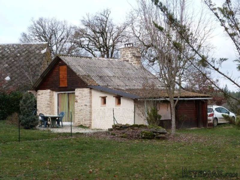 Pretty Stone Cottage and Outbuilding