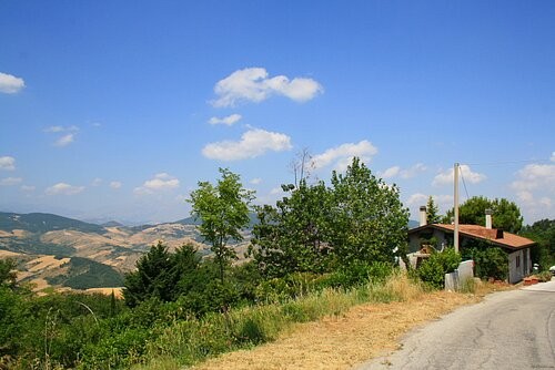 Detached house in a beautiful location. - 2