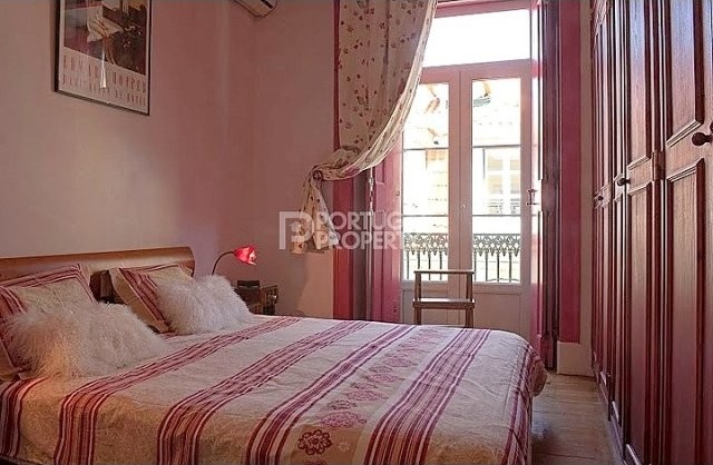 Trendy 3 Bedroom Apartment In Lisbon - 2