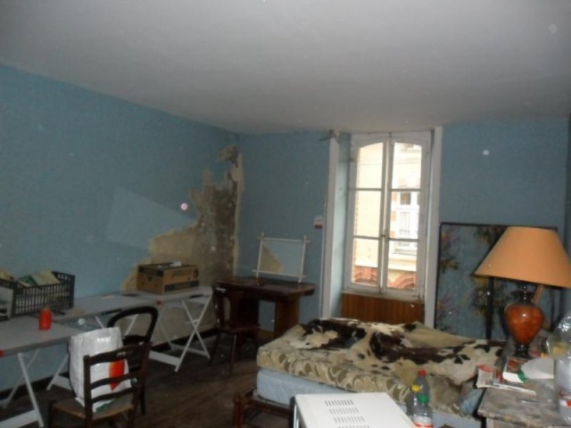 Vente Immeuble 4 Pieces De 120 M2 53300.. - 2
