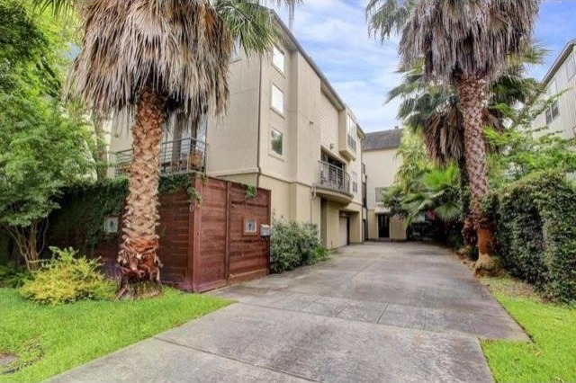 3 bedroom Apartment For Sale: 732..