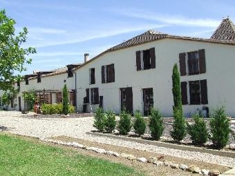 Tastefully Restored Spacious Farmhouse.. - 2