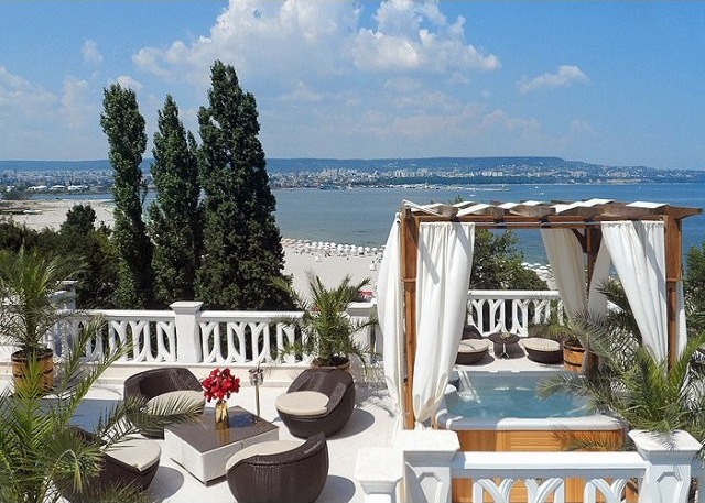 Varna South Bay - Luxury waterfront..