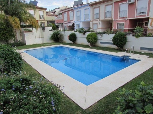 Town House - Great townhouse with three..