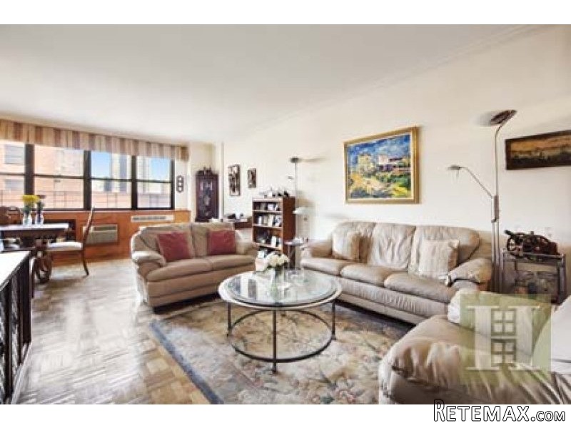 2 bedroom Apartment For Sale: 239 EAST..