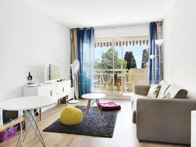 Antibes - Superb studio with sea view - 2