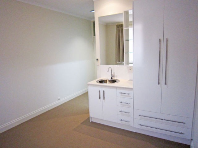 Refurbished supported living apartment.. - 2