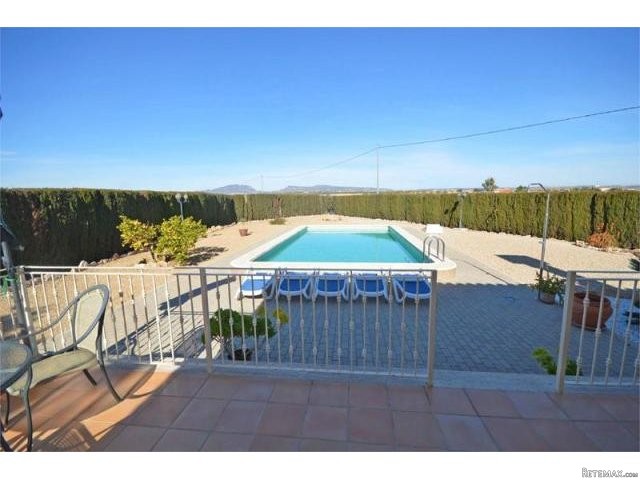 3 bedroom Villa For Sale: Detached..