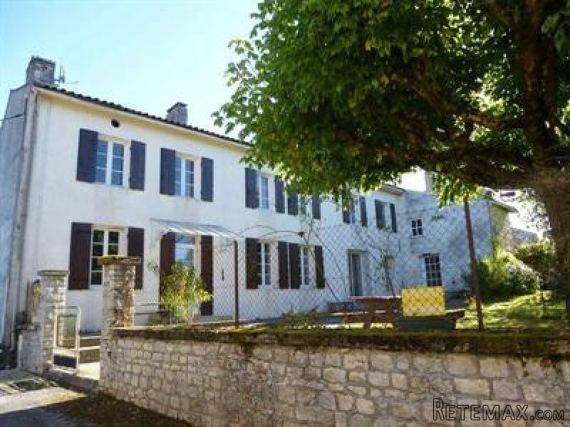5 Bedrooms - House - Poitou-Charentes..